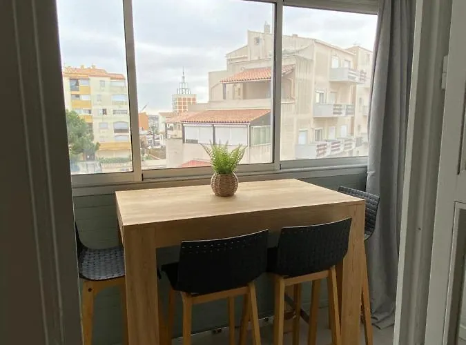 Superbe Apt, 250m Du Mole, Clim, Parking *