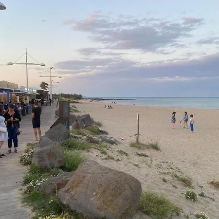 Superbe Apt, 250m Du Mole, Clim, Parking